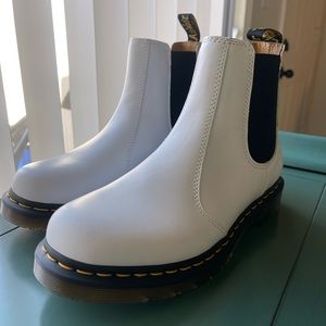 Doc Martens Womens Chelsea Boot White sz 10